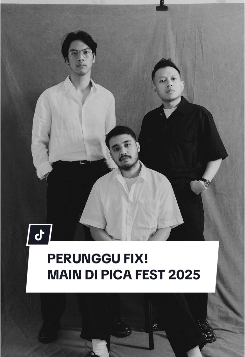 Membalas @algifpradikxyz Hehhe… maaf ya belum bisa ngasi emas, bisanya ngasih perunggu nih di pica fest 2025 🤍 gimana yang tadi ikutan war ticket presale pica fest 2025? dapet gak? yang ngaku fans perunggu masa gak dapet sih 🤪🫵 #fyp #picafest #picafest2025 #fypage #konserbali #konsermusikbali #konsermusik #perunggu 