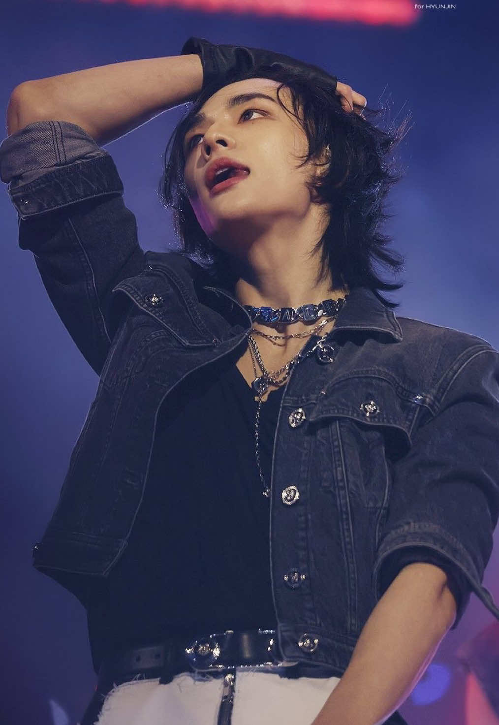 He’s built different. #HYUNJIN #hyunjinfancam #ヒョンジン #kconla2023 #straykidseverywhereallaroundtheworld #straykids #hwanghyunjin #sclass #스트레이키즈 [230820 Stray Kids ‘S-Class’ performance at KCON LA 2023. Hyunjin Fancam.©️to the owners] 