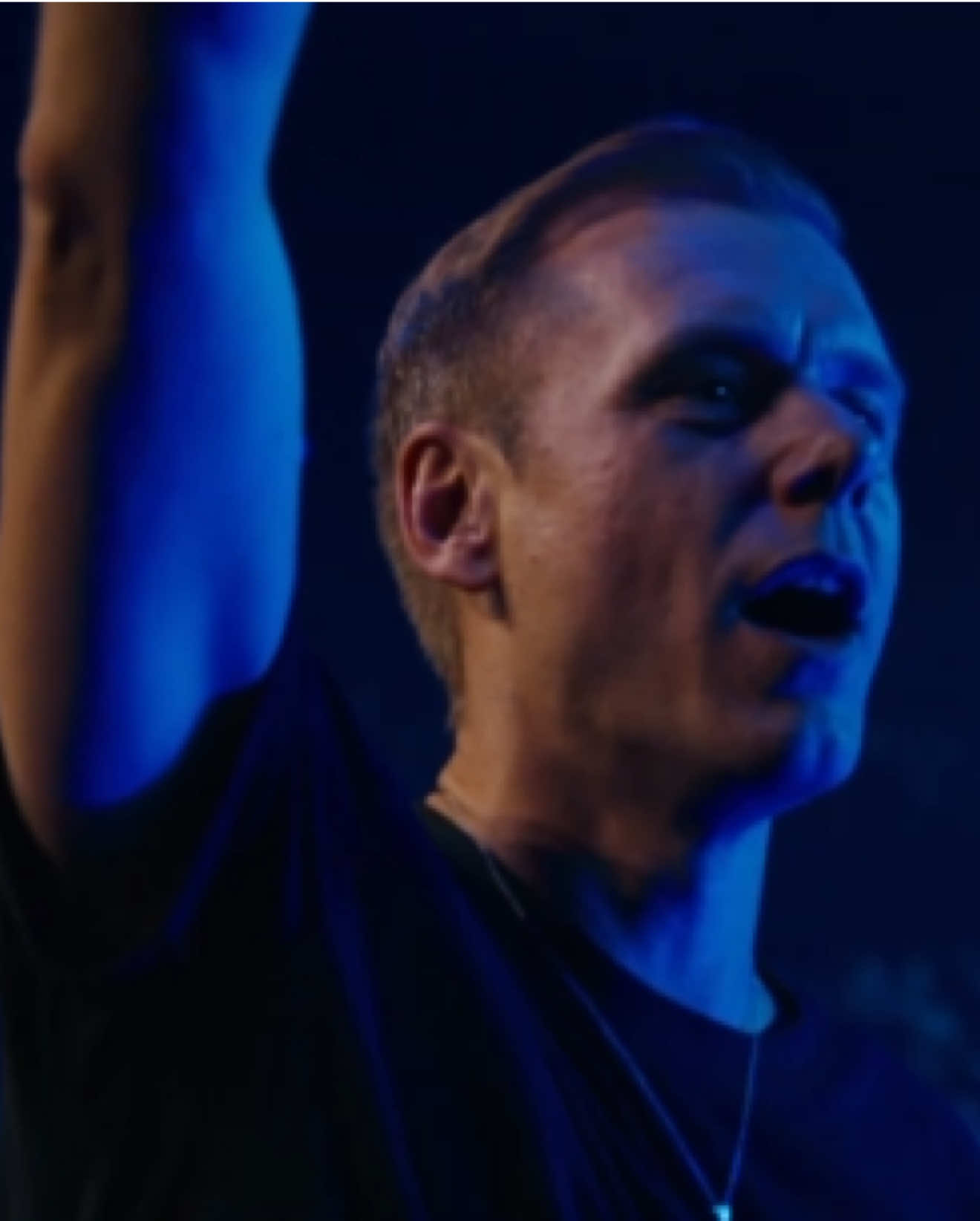 Playing ‘Thank You (Not So Bad)’ is a memory for the books at ASOT in Rotterdam 🔥 #arminvanbuuren #asot #electronicmusic #trance #techno #dancemusic #netherlands