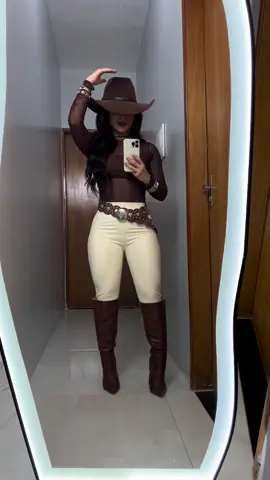 Os looks mais incríveis para festas sertanejas vocês encontram aqui! Compre online pelo link que está na bio Enviamos para todo Brasil e exterior Rua Pedro B. de Souza Qd 10 It 2R Centro, sala 1 #rodeio #foryou #forpage #viral #reels #lookparaorodeio #countryside #tendência #rodeioshow #lookrodeio #chapeu #botas #explorar #explorepage #cropped #cinto #saia #reels #viral #foryou #boiadeira #westernstyle #festadopeao #lookcountry #show #showsertanejo #grwm #arrumesecomigo #fy #fly #countrylife