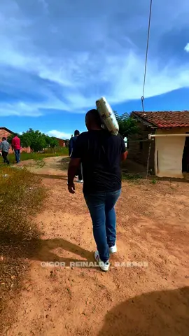 Seja louvado o nome do Senhor pela vida daqueles que o mundo esqueceu, mas que Deus jamais deixa de lembrar. 💔✨    Neste momento, o coração fala mais alto que as palavras. Que cada olhar marcado pelo tempo nos lembre: o amor de Deus alcança onde ninguém mais chega.   #SertãoSemFome #DeusLembra #MissãoDeAmor #Gratidão #TransformandoVidas 
