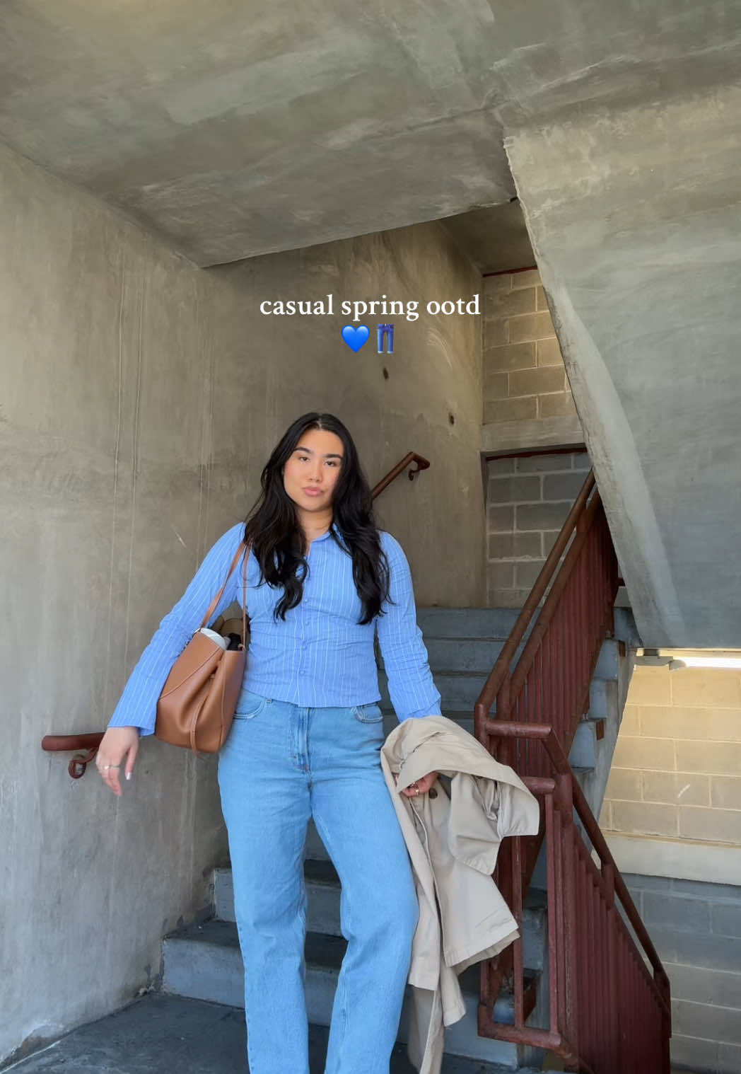 finally wearing color 👖💙🦋🧿 @Princess Polly @abercrombie @polene_paris #OOTD #springoutfits #classystyle #casualoutfits 