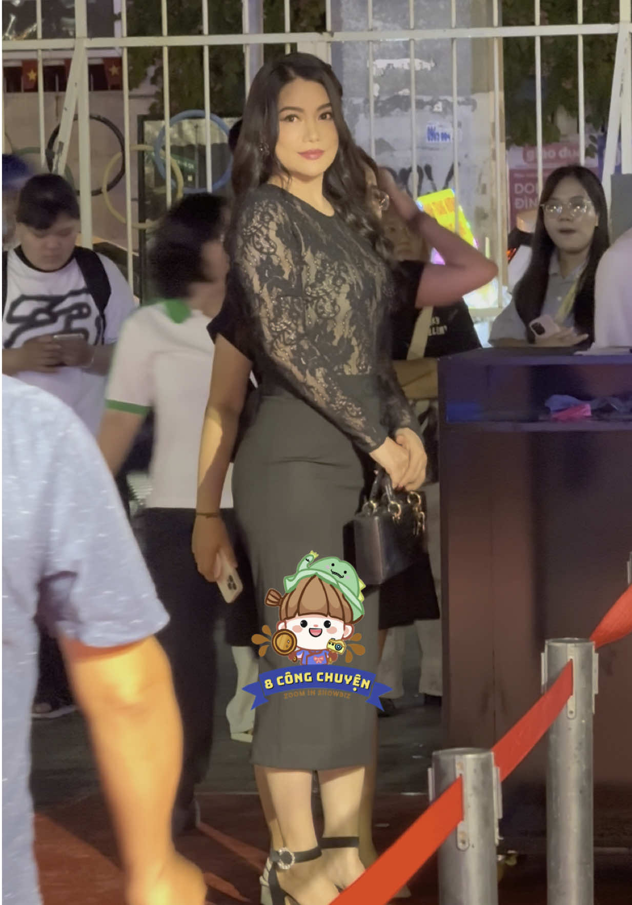 Trương Ngọc Ánh xách túi trăm triệu, khoe nhan sắc “tuyệt đối điện ảnh” ở tuổi U50 khi dự ra mắt phim #tiktoknews #8congchuyen #truongngocanh #thamtukien #xuhuong 