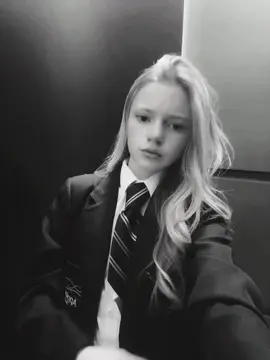 school 🦶🏼