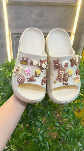 Dép bánh mỳ đế cao 7cm charm gấu nâu xinh chất liệu eva êm chân cho mùa hè hàng đẹp Qccc Dép đi biển xinh ❣️ #depnuthoitrang #depmuahe #depmuahe2025 #depbanhmi #xuhuong #hottrend #lilidepp #depnu #qccc #depxinh #dép 