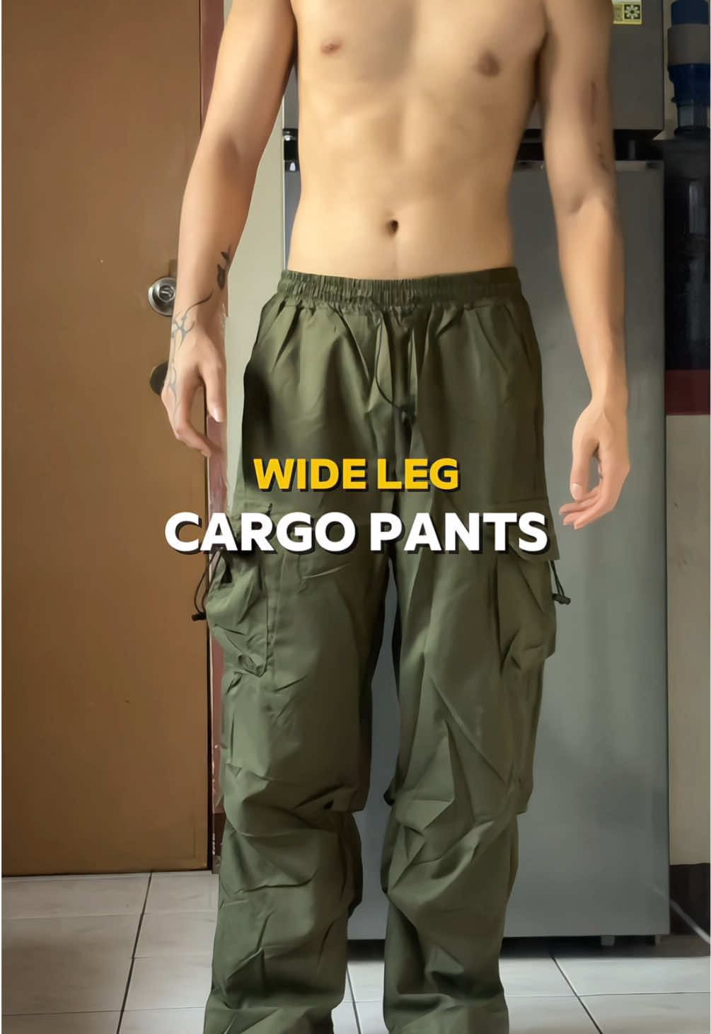 Retro Cargo Pants #cargopants #baggypants #pantsformen #pantsforwomen #widelegpants 