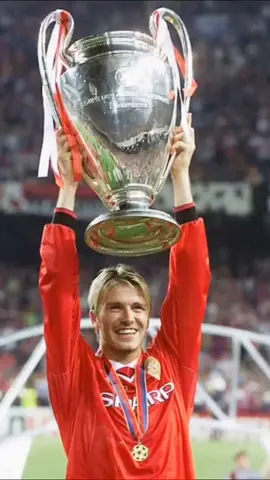 El Hombre que Fue conocido por tener un Radar en el Pie David Beckham #mundial2002🇰🇷🇯🇵 #Viral #fyp #elefutbol #DavidBeckham #remontadas #futbol 