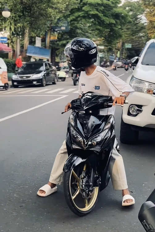 muka nya sensor aja ye 