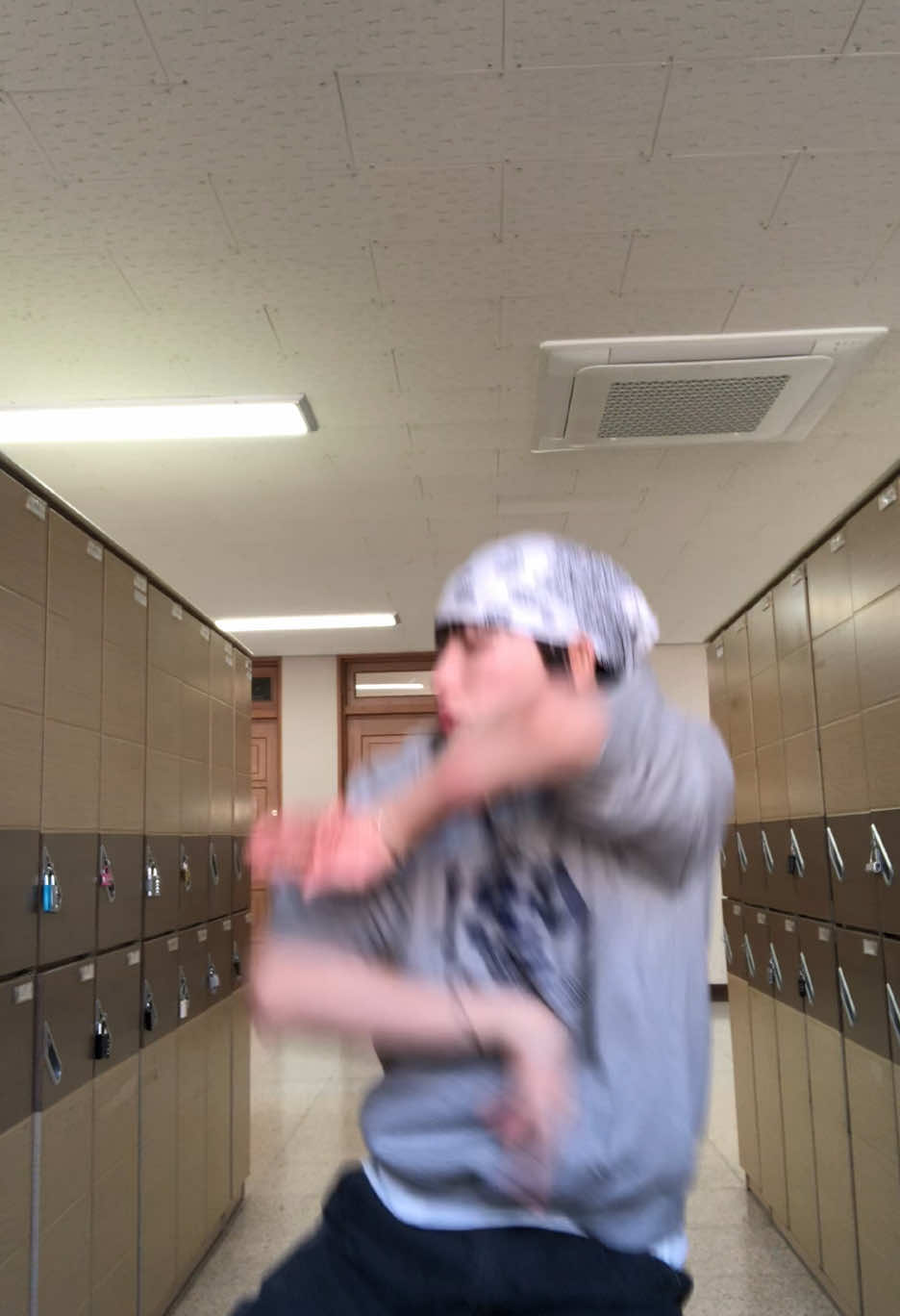 Bambola 💥 challenge IN the school 🏫  #dance #challenge #korea #student #챌린지 #ten #bambola #nct #댄스 #텐 #추천 