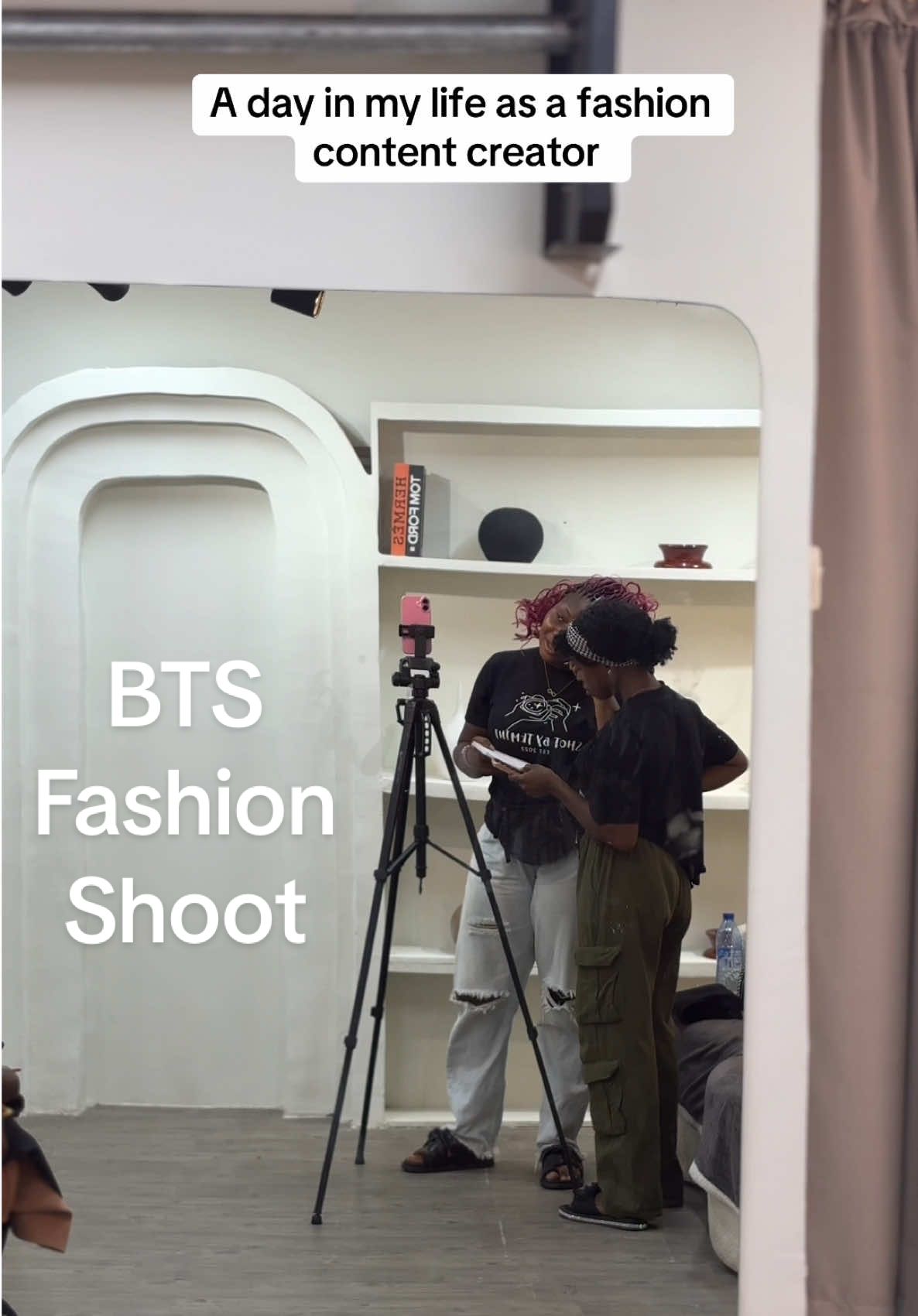 Mobile video shoot for a fashion brand! Thank you for trusting us with your brand!  #temini_ #lagosvideographer #mobilevideographerinlagos #mobilevideographer #contentcreator #fashioncontentcreator #fashioncontent #Vlog 