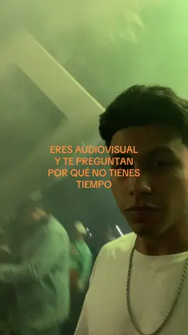 Siempre me la paso grabado y editando 🎬  #filmmaking #filmmaker #filmclips #producer #videos #audivisual #eventos #cumaná #contenido #oriente 