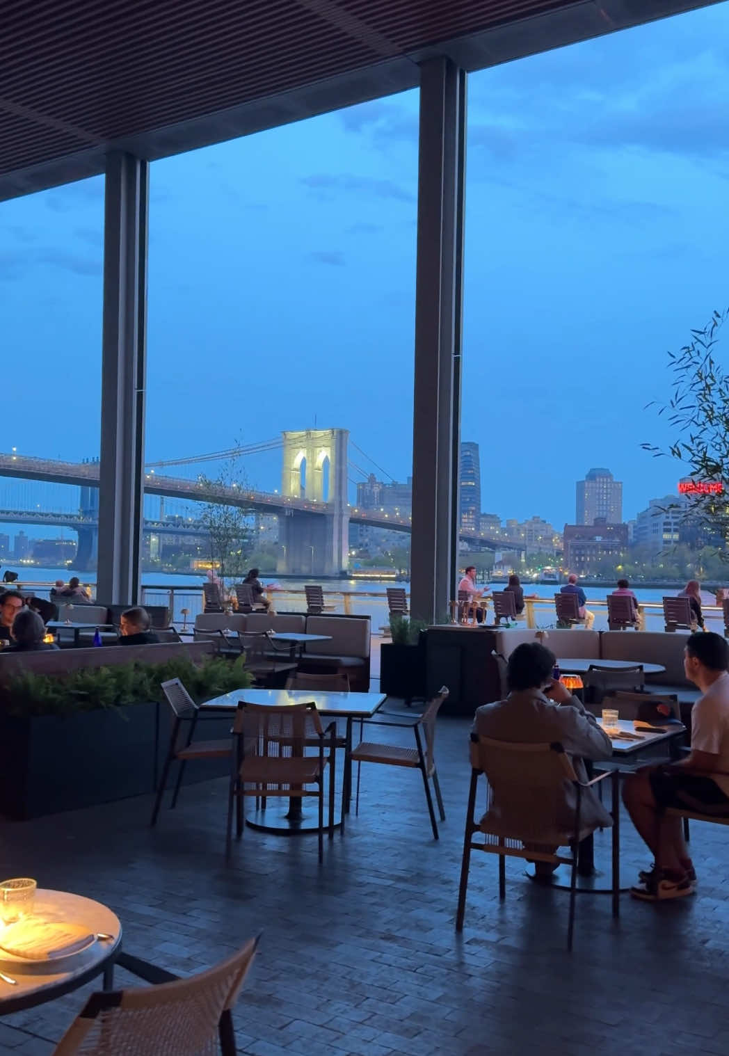 10/10 dinner experience in nyc 🌉 #restaurant #nyc #sunset #brooklynbridge #newyork #travel #dinner @The Fulton  