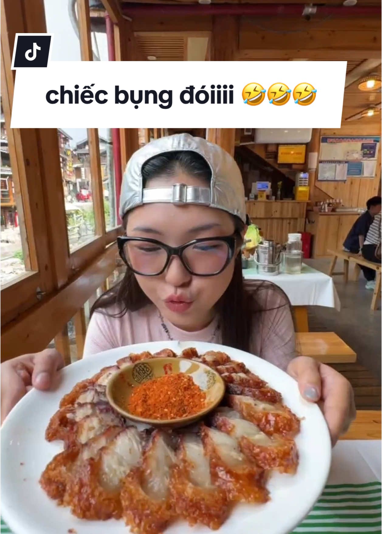 LynhCi và chiếc bụng đói của cô í tại Chinaaaa 🤣👏🏻🫶  #ciciseetheworld #chinafood #viral #food #trip #trending 