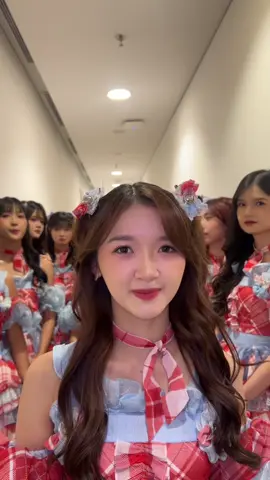 kakak-kakak ini knp semuanya iseng bgt 😭✋ @oniel🤓 @Matcha🍵 @cepio @@christy🐟 @Freya JKT48 @Gits @gracia jkt48 @Indah Cahya @Jec @LLCKP @mumucang 🍅 