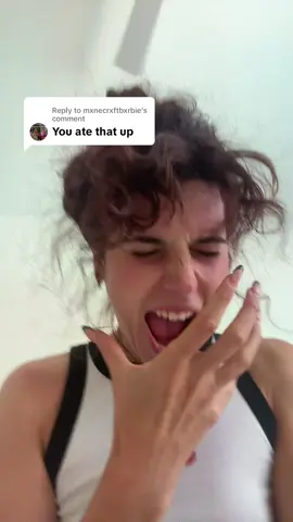 Replying to @mxnecrxftbxrbie Y’ALL!!! THE QUEEN HERSELF HAS ENTERED THE CHAT!! ILY babes keep giving us the gold🫶🏻🥰👑 @mxnecrxftbxrbie #ourqueenelizabeth #allhailthequeen 