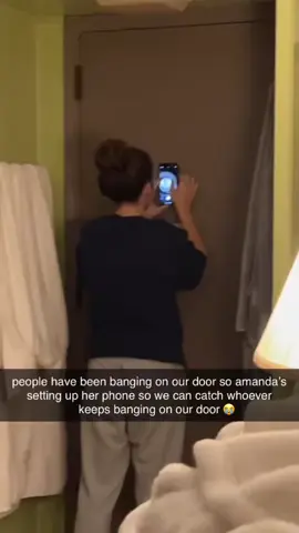 The camera 😭 @In The Slot (via:@shannon & mandur) 