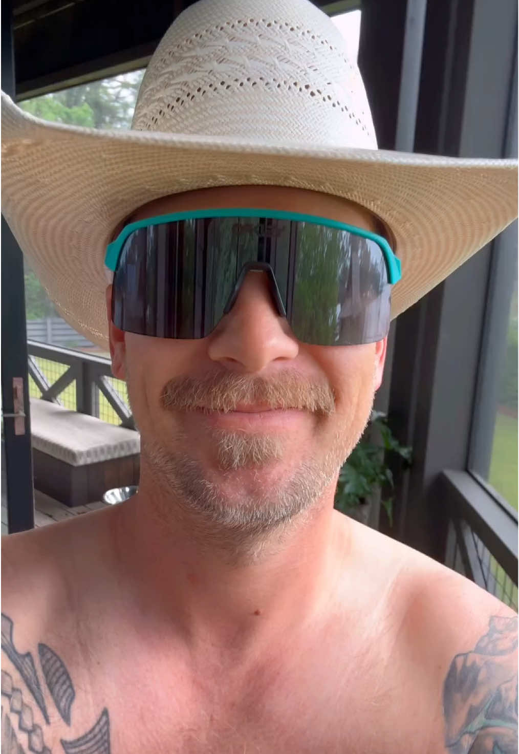 Lots of exciting news comin’ at y’all next week!!! ☀️📍🧠🚍 Dropped some hints in the BK app along with early listening to Palm Tree Country, let me know what you find 👀👀