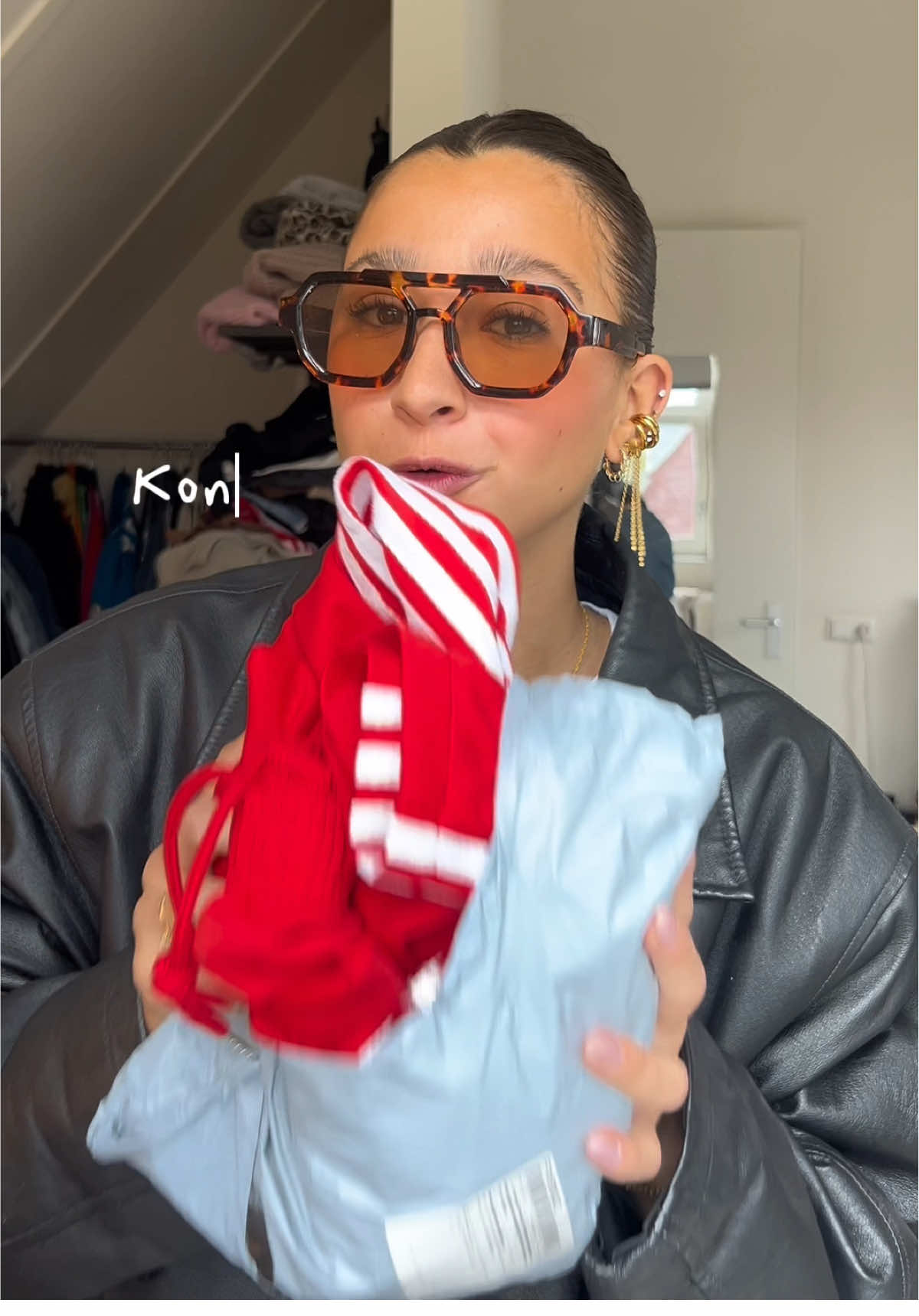 Kingsday outfit inspooo 🧡 Maar hoe leuk is dit broekje überhaupt om te dragen? 🤪 #koningsdag #koningsdagoutfit #voorjoupagina #outfits #fitcheck #nederlands 