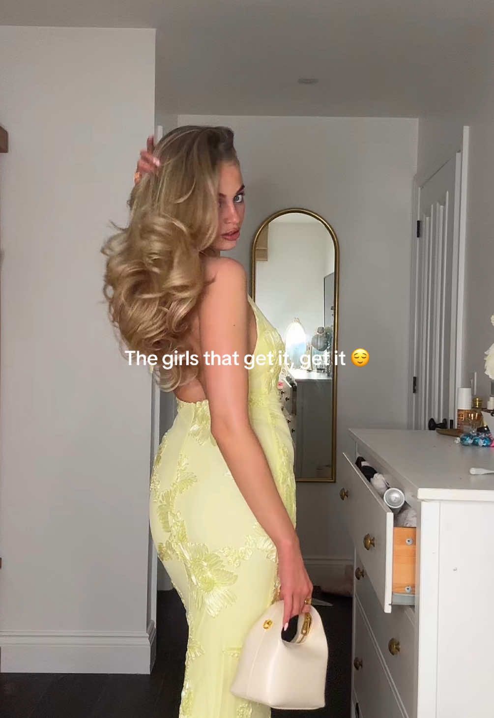 Obsessed with this dress ✨ @White Fox Boutique #howtoloseaguyin10days #andyanderson #butteryellow #yellowdress #holidaydressinspo 