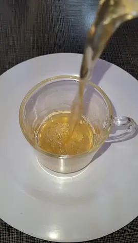 Chá de erva-cidreira. VOCÊ QUER EMAGRECER COMENDO BEM E SEM GASTAR MUITO? Descubra 100 Receitas Fit Deliciosas Criadas com Inteligência Artificial! Chega de viver de frango com batata doce! Com o e-book Cozinha Fit, você tem acesso a 100 receitas criativas, saudáveis e saborosas que vão te ajudar a transformar sua alimentação de forma prática e prazerosa. E o melhor? Tudo isso por apenas R$ 24,99! O que você vai encontrar: Pratos doces e salgados Receitas fáceis e rápidas Ingredientes acessíveis Opções para o dia a dia ou ocasiões especiais. CLIQUE NO LINK DA BIOGRAFIA 👆✅ #cha #digestao #autoestima #saude #foryoupage #autocuidado #viralvideos 