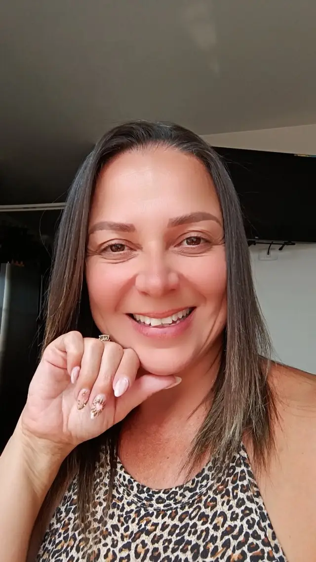 Cara lavada 😊(mis Uñas) 😍