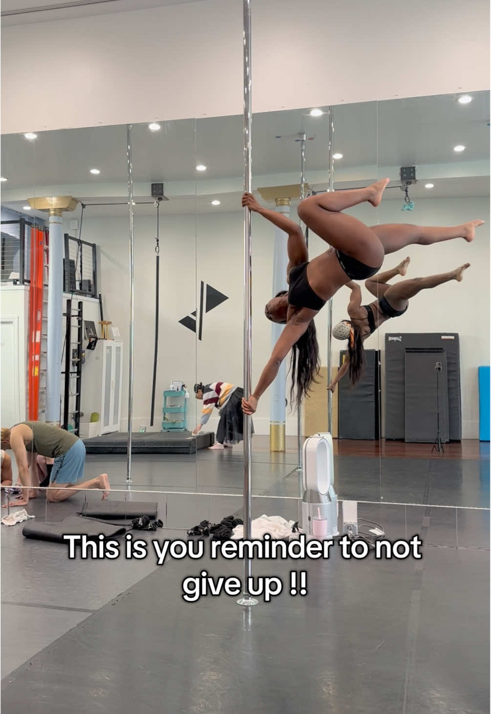 This is a reminder: don't give up! Keep going and trust the process 🤸🏾 #fyp #pourtoi #poledance #Fitness #motivation #beforeandafter 