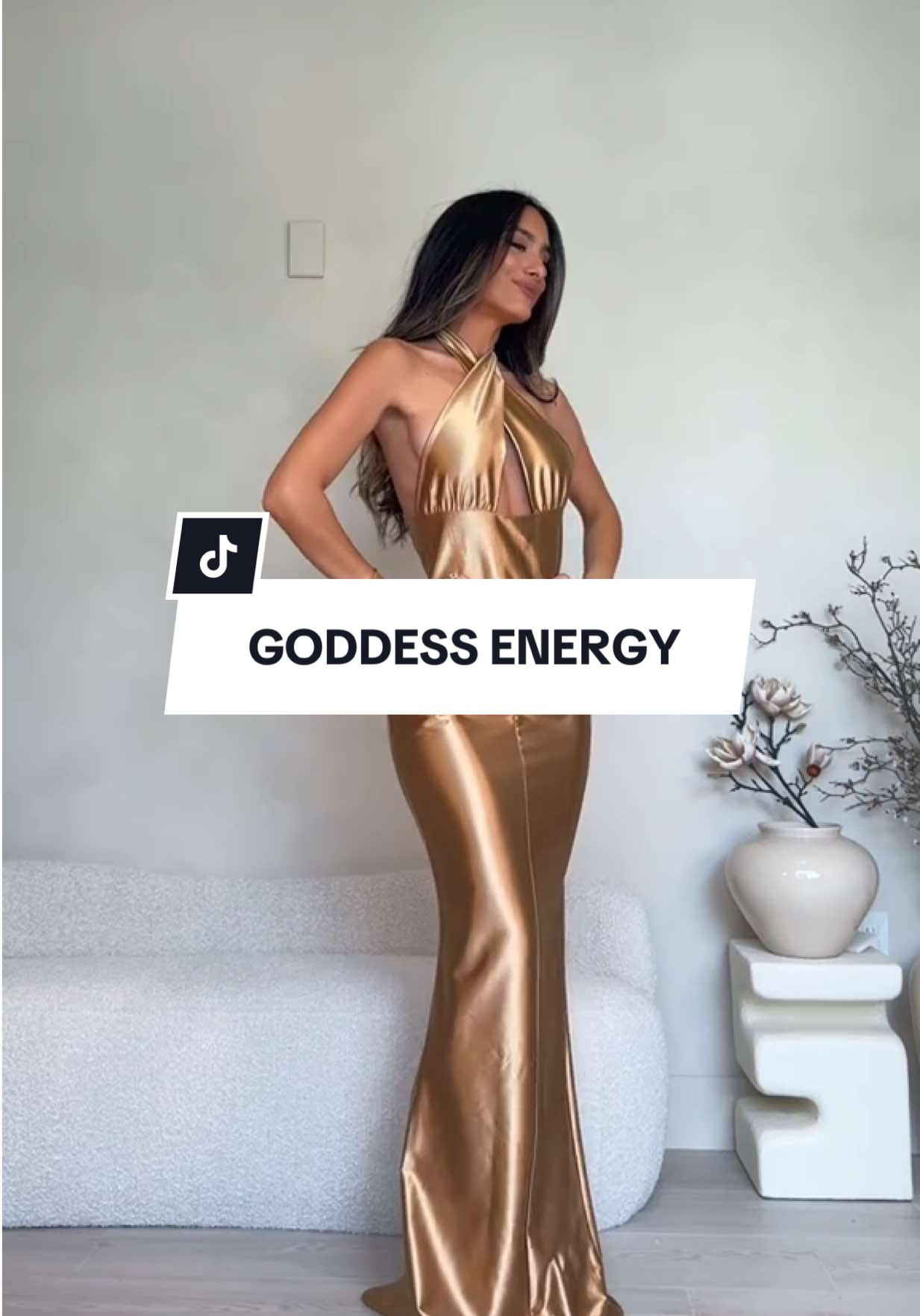 The glow of this satin gown >> 💛🌟 @nicole in the @Retrofête Charity Dress in Gold 🏆 #revolve #satindress #dress #golddress #dressinspo #gown #gowninspo #occasionwear #eventdress #OOTD #outfitoftheday #fitcheck #fashion #style 