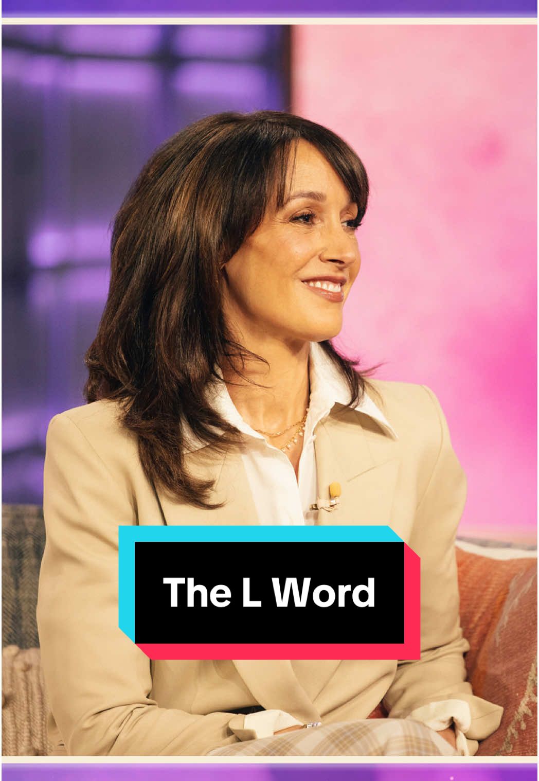 The wink strikes again! 😂 #thelword #kellyclarkson #jenniferbeals #wink #lgbt