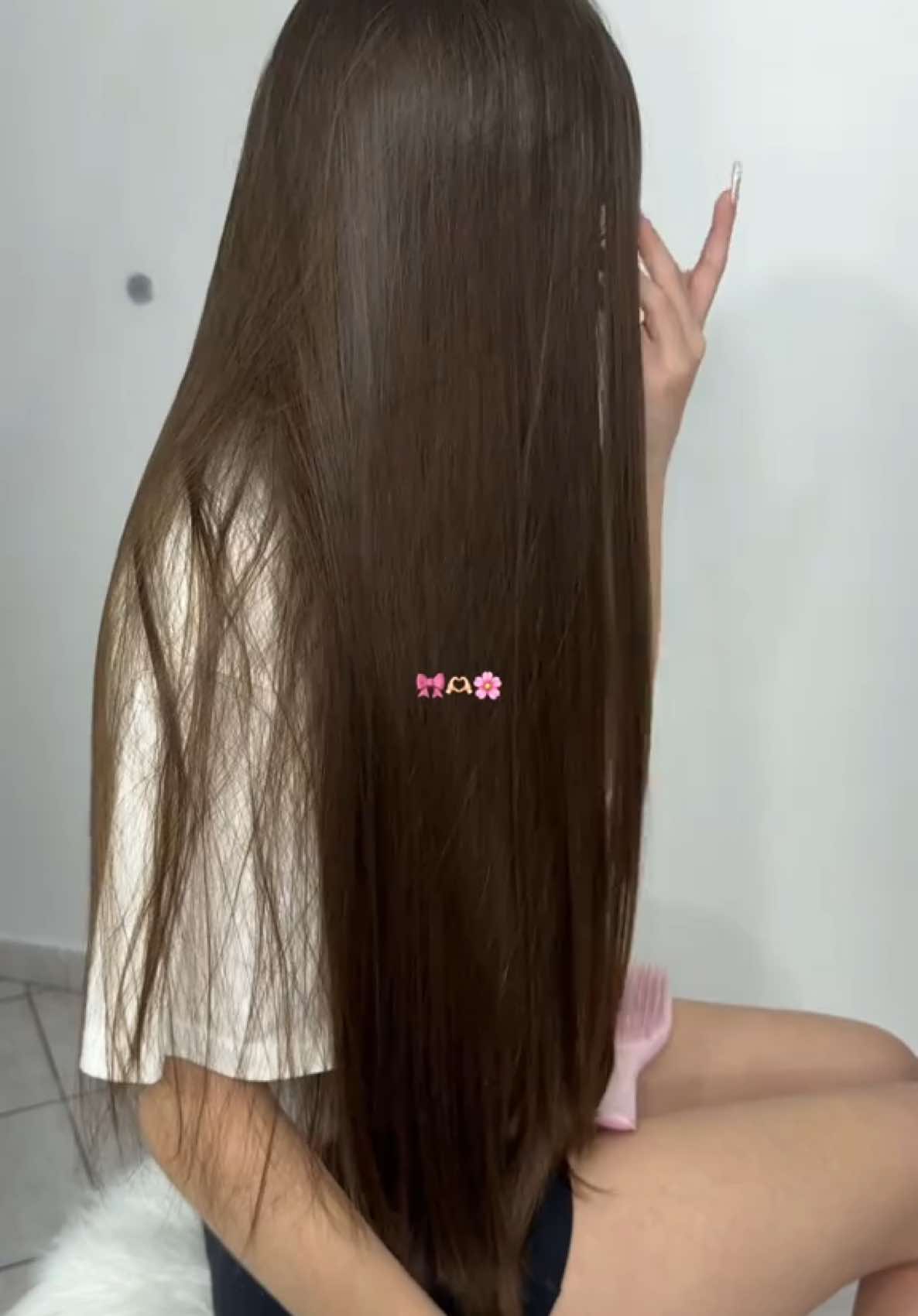 Styling my Hair | com: @Felps Professional 🎀🪮 A Felps Pro é uma marca profissional, com produtos inovadores e de alta qualidade e alguns dos meus queridinhos do momento estão sendo o Thermo Spray Liss Express e o Hidrabrilho Banho de Verniz porque além de deixarem o cabelo espelhado e macio, protegem, diminuem o frizz e prolonga esse efeito liso que eu amo demais✨ Já imaginou proteger seu cabelo nesse de inverno com a ação antiumidade do Liss Express? Essa é a melhor hora: tenho certeza que assim como eu vai amar! #haircare #cabeloliso #rotinacapilar #felps #felpsprofessional #felpspro 