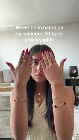 @gorjana @bluboho jewelry #jewelrytiktok #goldjewelry #vancleef #cartier #cartierlovering #vancleefbracelet #vancleefalhambra #vca #vancleefearrings #vancleefnecklace 