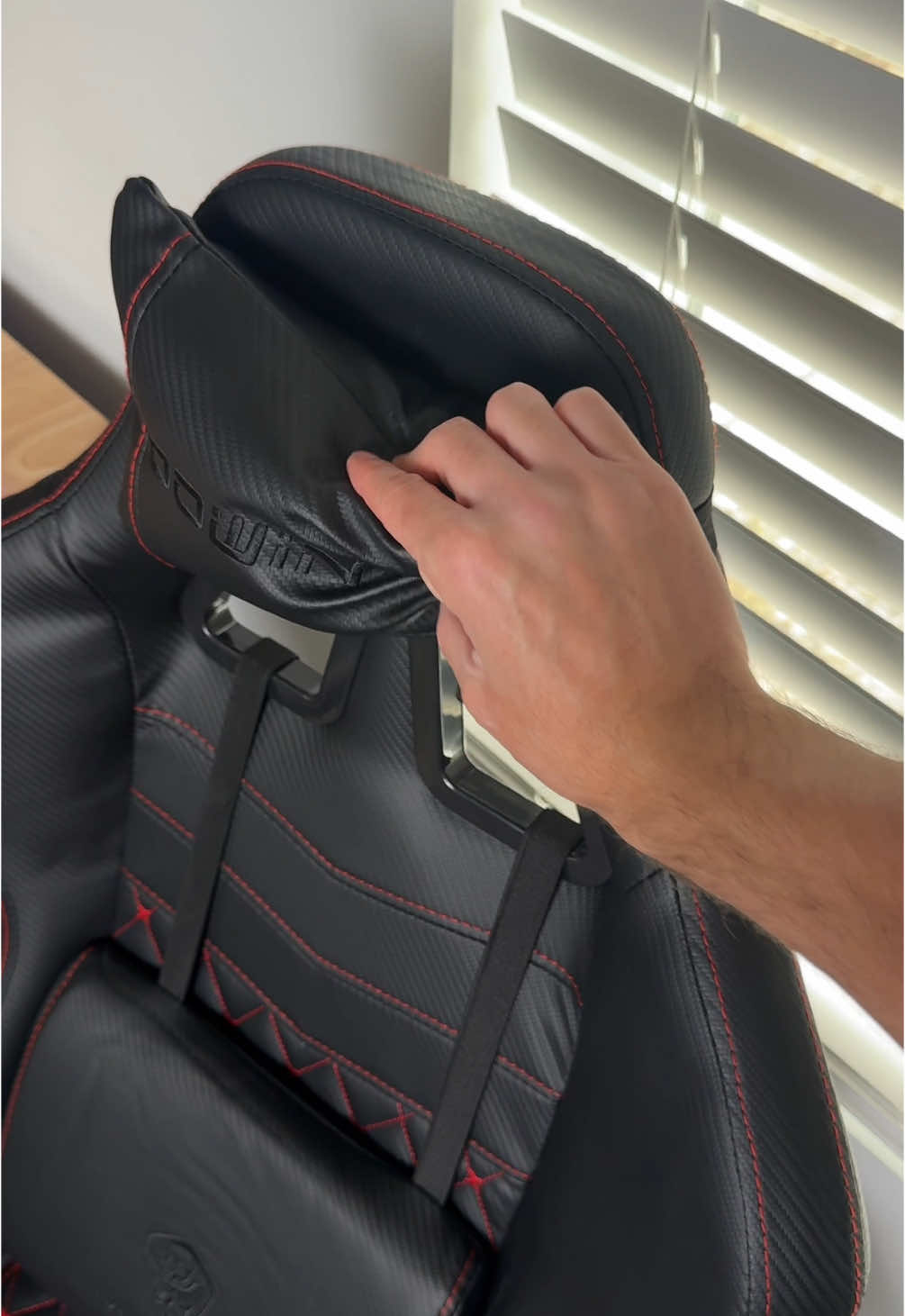 Now I can’t ever get a chair without the built in massager #dowinx #dowinxgamingchair #gamingchair #gamingchairmassager #massagechair 