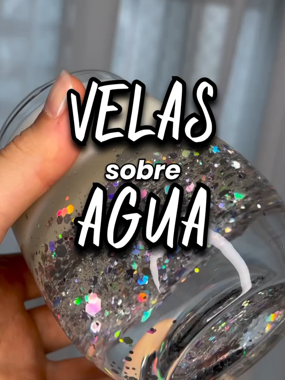 ✨ TUTORIAL: Crea velas mágicas con AGUA y CERA que todos preguntarán dónde compraste 🕯️💦 Este diseño de vela con agua es PERFECTO para sorprender en regalos y decoración... ¡y es más fácil de lo que crees! 🤩 Solo necesitas un recipiente de vidrio, agua, elementos decorativos y cera... el resultado te dejará sin palabras 😍 Añade flores secas, caracoles o piedras al fondo para crear un mundo mágico dentro de tu vela ✨🌸 ¿Lo mejor? ¡Puedes personalizar INFINITAMENTE según la ocasión! Bodas, cumpleaños, decoración de hogar... 💝 👉 Aprende esta y MUCHAS más técnicas innovadoras en mi curso completo de velas artesanales - LINK EN BIO 📌 Guarda este tutorial y etiqueta a quien crees que le encantaría intentarlo #ideadenegocio #negocioparamujeres #emprendimientodevelas #velasaromaticas #velas #velasdecorativas #velasartesanales #emprendimientocreativo #handmadecandle #velascaseras #negociorentable #libertadfinanciera #DIY #candle 
