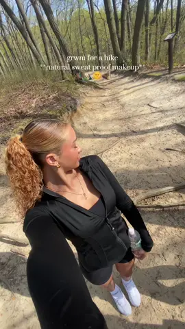 warm weather=hikes!🤍#creatorsearchinsights #capcut #foryoupage #fyp #makeup #naturalmakeup #glowymakeup #dewymakeup#sweatproofmakeup #acnemakeup 