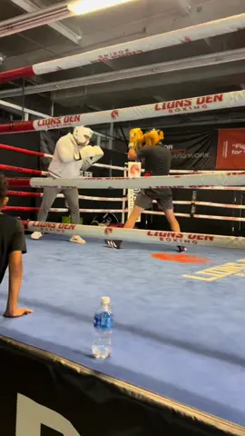 Training for life🫡 #spar #boxing🥊 