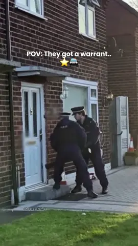 They found nothing, literally😁 #hiddenstorage #securitysystem #homesecurity #bedroom #storage #robbery #safe #safebox #moneysafe #moneysafe #decoration #realestate #refurbishment #homeowner #homerenovation #decor #stashvault #moneyvault #ikea 