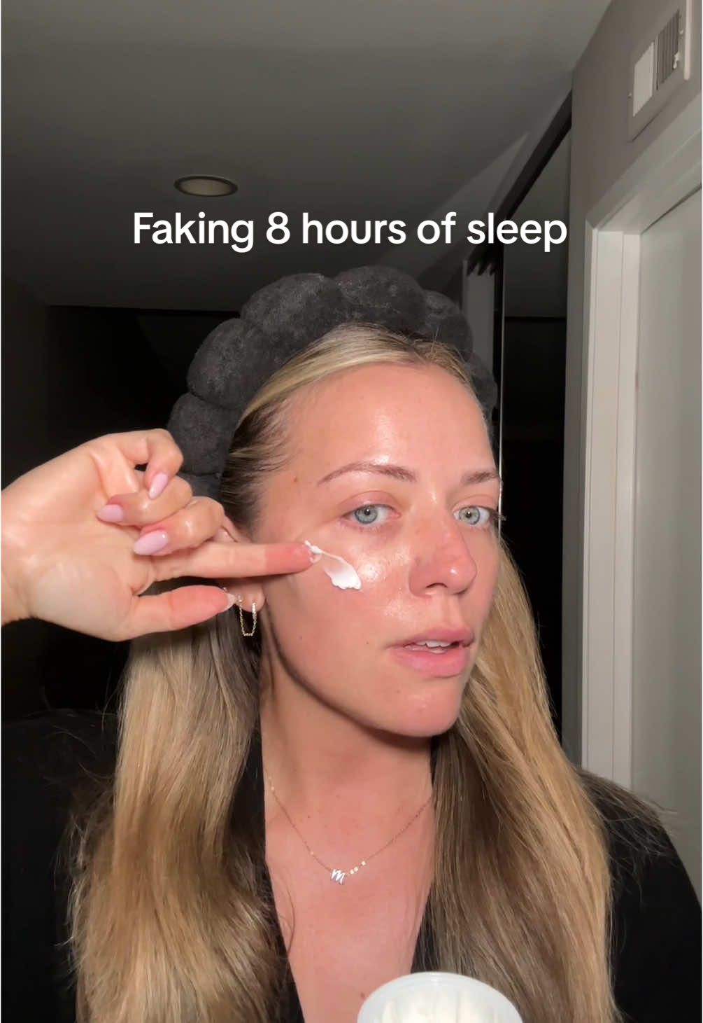 gifted by Estee Lauder  These two have been SAVING me during this last push of night school because I regularly get less than 8 hours of sleep 😫  I’ve been learning about how important collagen production is in school and I’ll all for anything that will give me a boost! ✨  @Estée Lauder #advancednightrepair #thenightclub