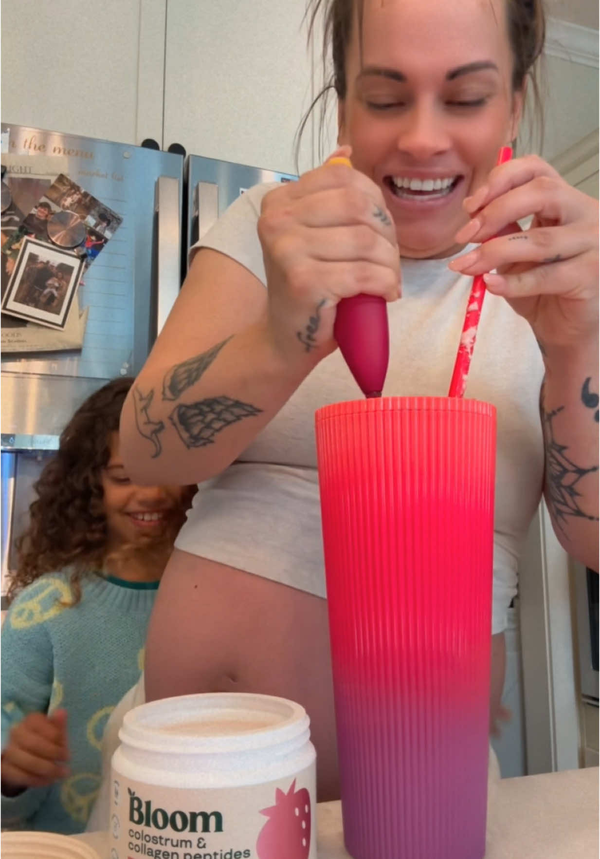 Updates & Collagen brought to you by @Bloom Nutrition #bloompartner 🫶🏼 #growingwithkelsey #pregnancy #bumpdate 