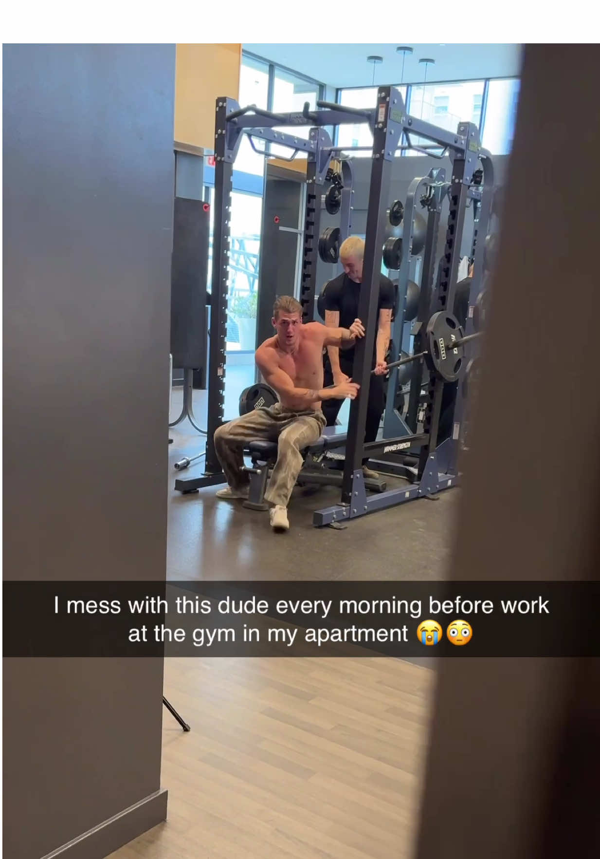 Gotta mess with these gym bros 🙌🏻 @Dawson💚 