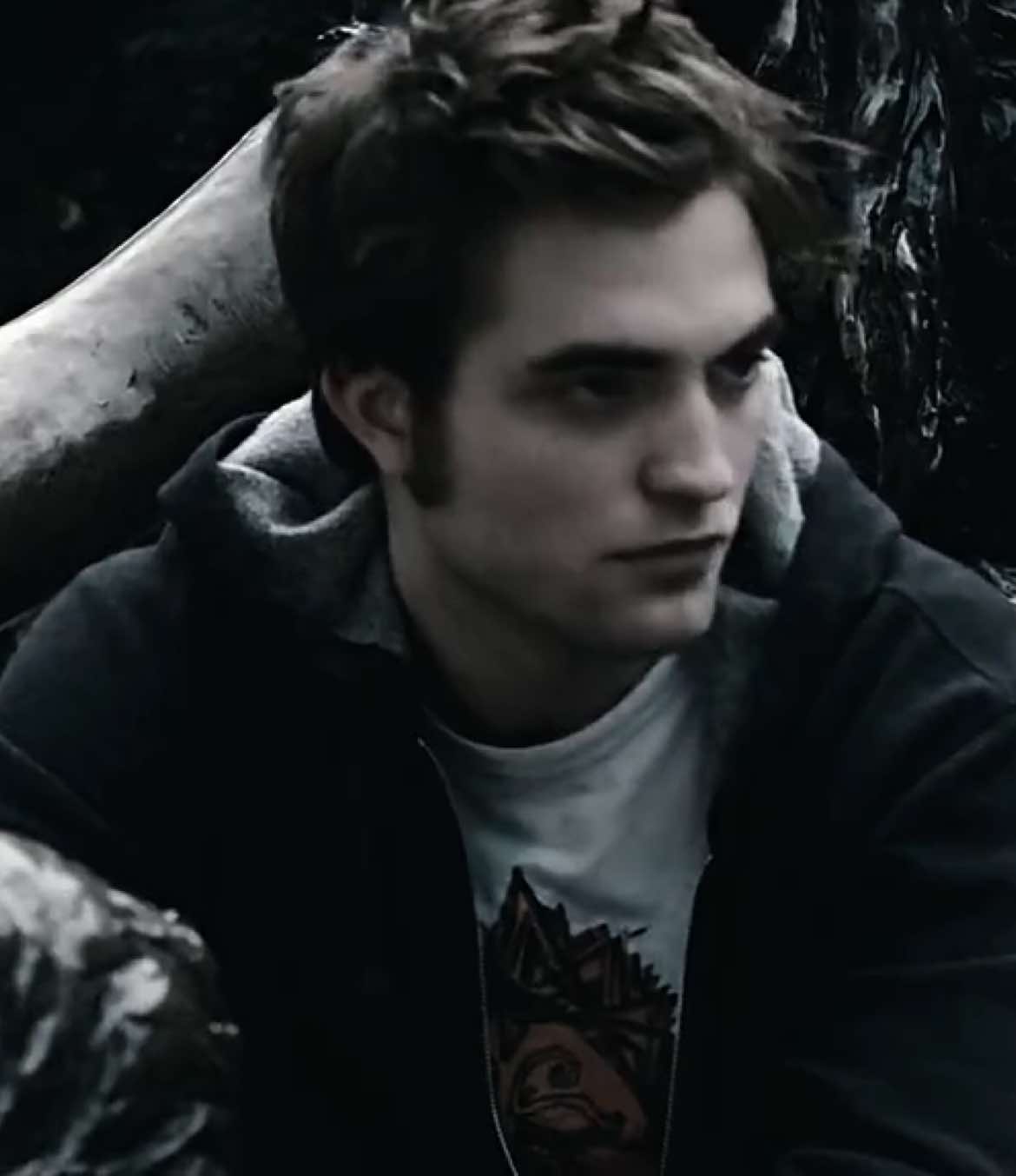 tyler hawkins.                                  #foryoupage #aestheticedits #rememberme #remembermemovie #remembermeedit #tylerhawkins #robertpattinson 
