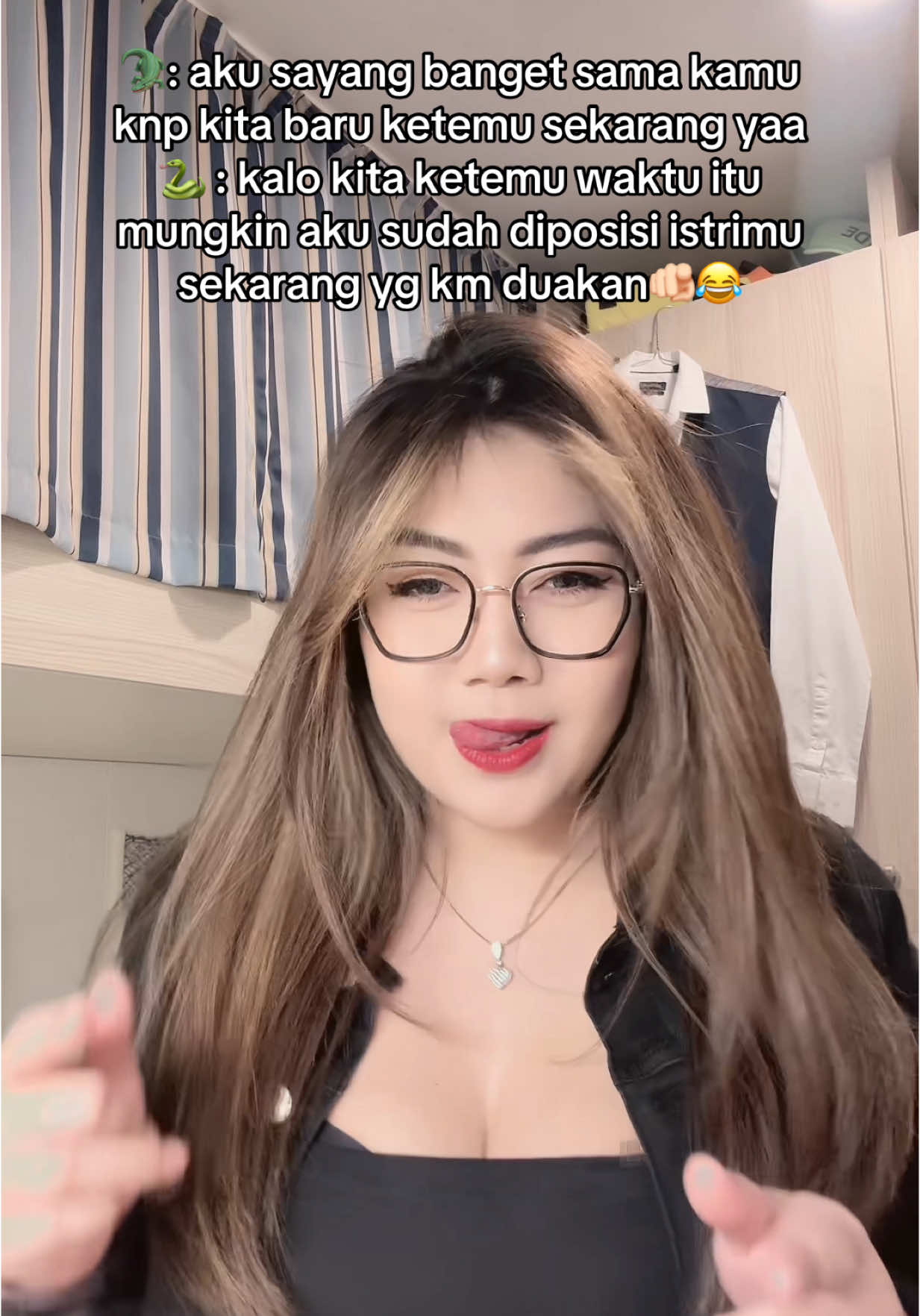 Aduu aduu ahhh #sailorwomen⚓ #sailorwomen #salamsatujangkar #seaman⚓ #kulikapalpesiar #bukanpelautidolamu #pelautidolamu #pelautcantik 