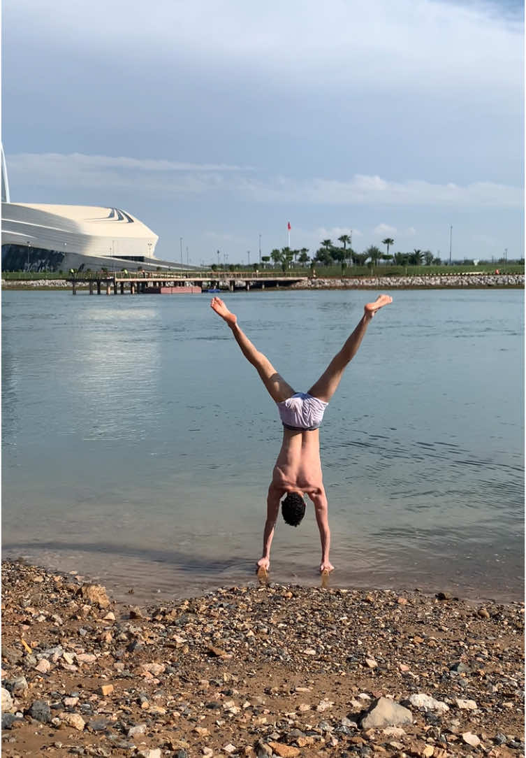 Clean handstand 💦💦 #calisthenics #handstand #fyp 