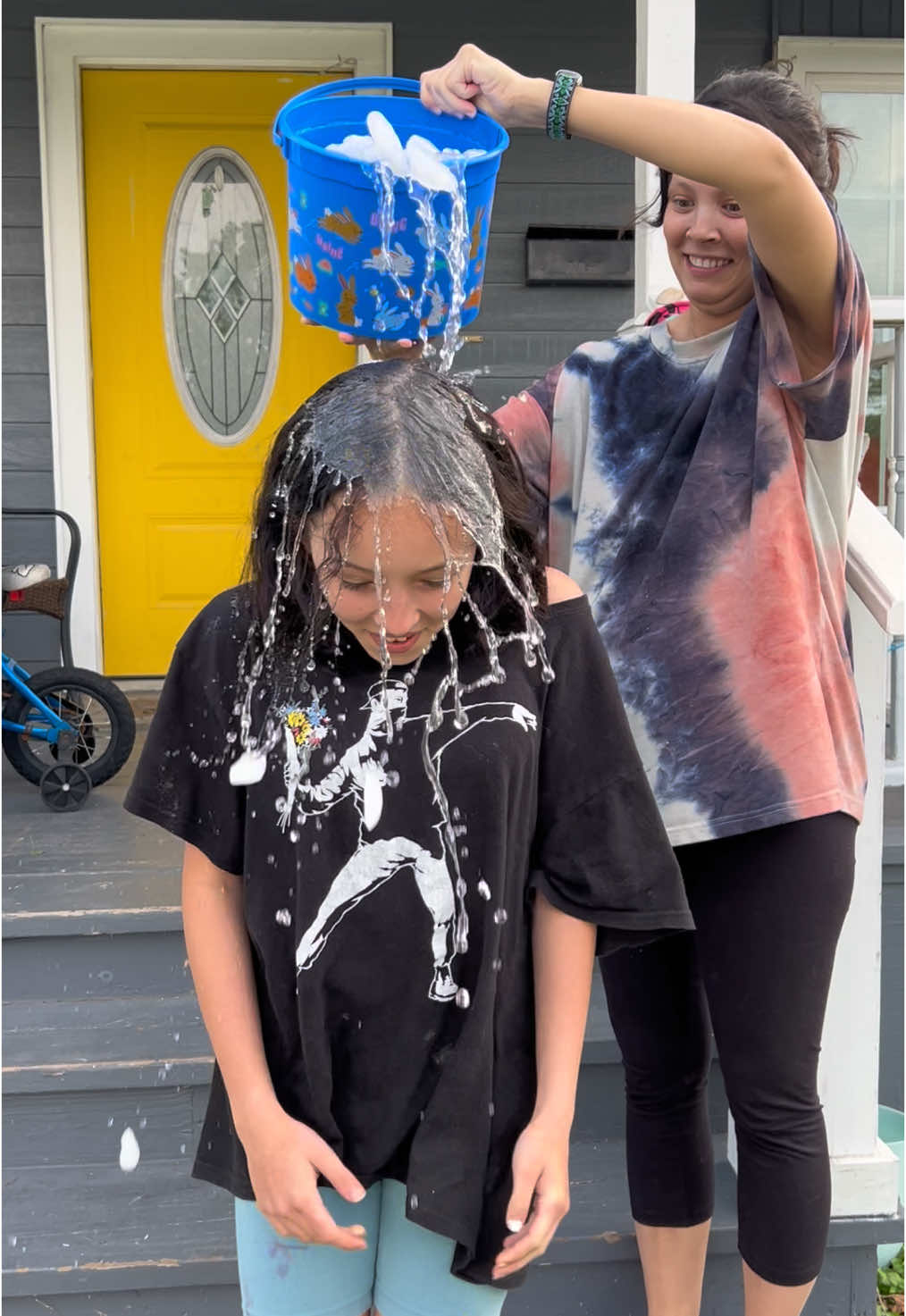 lol Emmy said her friend told her to do this so here we are 😂 @EmmyEatsRocks #icebucketchallenge #tween #firstborn #momanddaughter #momcontent #momof5 #icewater #pregnancy 