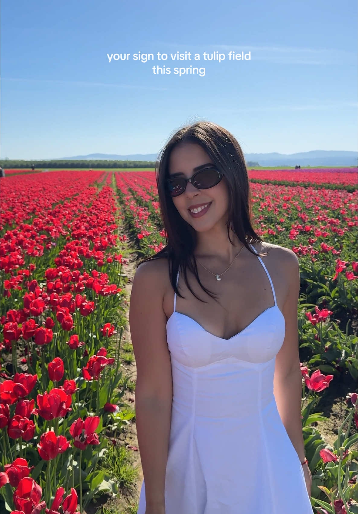 pov: it’s tulip season 🌷💐 . . . . #tulipseason #tulipfield #tulipfestival #portlandoregon #thingstodoinspring #springactivities #springoutfits 