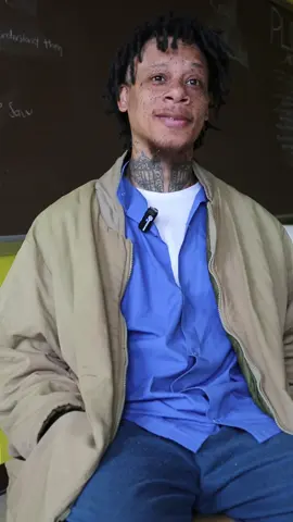 Antiwon's mom was 14 when she became pregnant with him. His dad wasn't in his life. Working as a therapist with @youyesyouproject l understand time and time again that many people incarcerated were simply never given a chance to learn the skills, or witness parents who had skills themselves. So proud of these men who are doing the hardest work to stop the cycles they found themselves apart of. There are very few programs in prison actually working to rehabilitate and give men the skills so many are begging for. @youyesyouproject is a nonprofit that helps equip incarcerated fathers with the skills to be the best parents they can be. It works to keep incarcerated fathers in contact with their children through providing parenting classes, therapist led discussion groups, drug abuse help, housing and re-entry help. Ericka Sanders started the nonprofit after not having her father in her life as a child, and decided to help change this for other children. If you'd like to support the work @youyesyouproject you can donate at link in my bio.