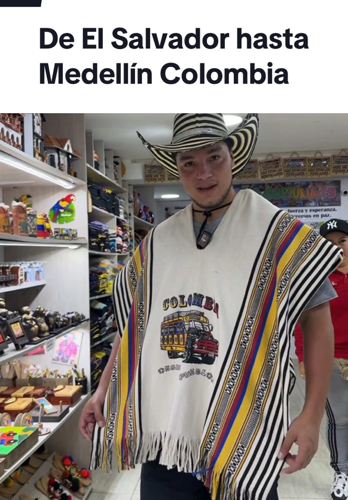 ¿Cuánto cuesta viajar desde El Salvador hasta Medellín Colombia? 🇨🇴✈️🇸🇻 Hoy te cuento que para esta aventura nos fuimos listos para las fotos con el nuevo Samsung Galaxy S25 Ultra de @samsunglatin 😎 No olvides usar mi código “TIOFRANK” para un mega descuento en la Samsung Shop El Salvador #elsalvador #elsalvador🇸🇻 #elsalvador4k #galaxys25ultra #elsalvador503 #colombia 