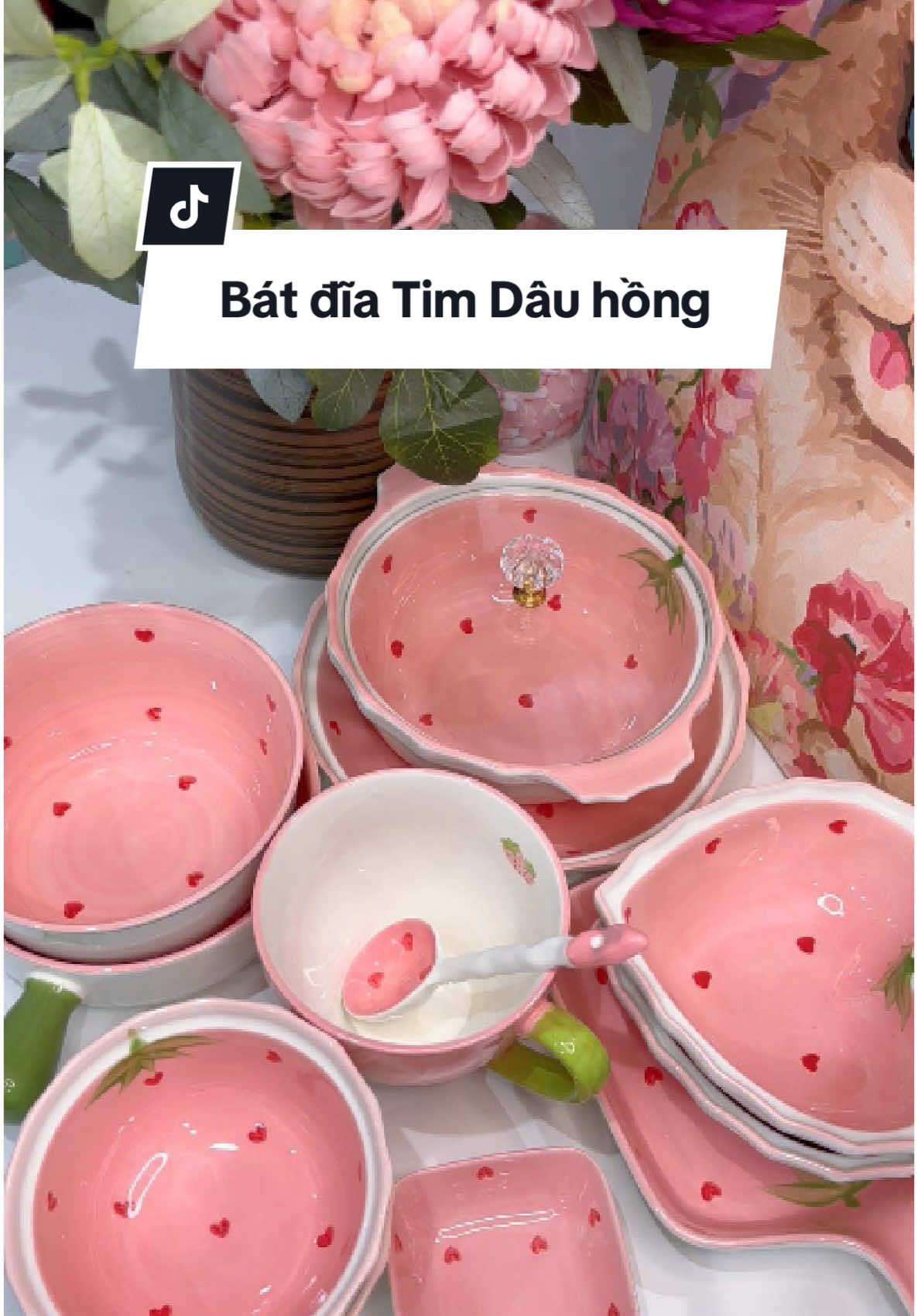 Bộ bát đĩa dâu hồng siu cute. Nhà sạch thì mát, bát đẹp hao cơm. #batdiadep #batdia #chenbatsu #batdiadep #batdiadauhong #batdiadecor #chenbat #batdiagomsu 