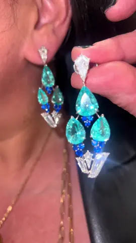 #paraiba #tourmaline #rare #brazilianparaiba #gems #raregems #jewelry #diamondearrings #sapphire #bergdorfgoodman #fyppppppppppppppppppppppp #fyp 