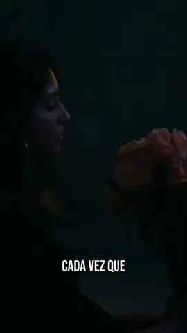 hablate bonito, con paciencia. tus células te escuchan 💥, que estás construyendo dentro de ti?  cada palabra que te dices es una frecuencia que vibra dentro de ti💓. mereces ser tu lugar seguro🥰 #frecuencia #energia #vibracion #consciencia #amor #neuriciencia #mente 