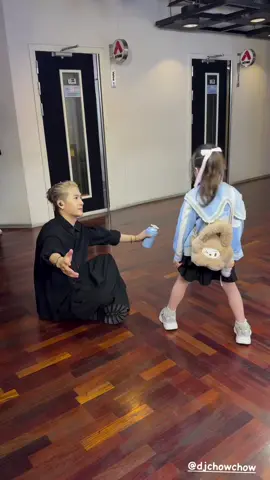 แจ็คสันกับลูกดีเจเชาเชา น่ารักมาก 💕 #jacksonwang  #แจ็คสันหวัง  #王嘉爾  #preaw_wangkim 