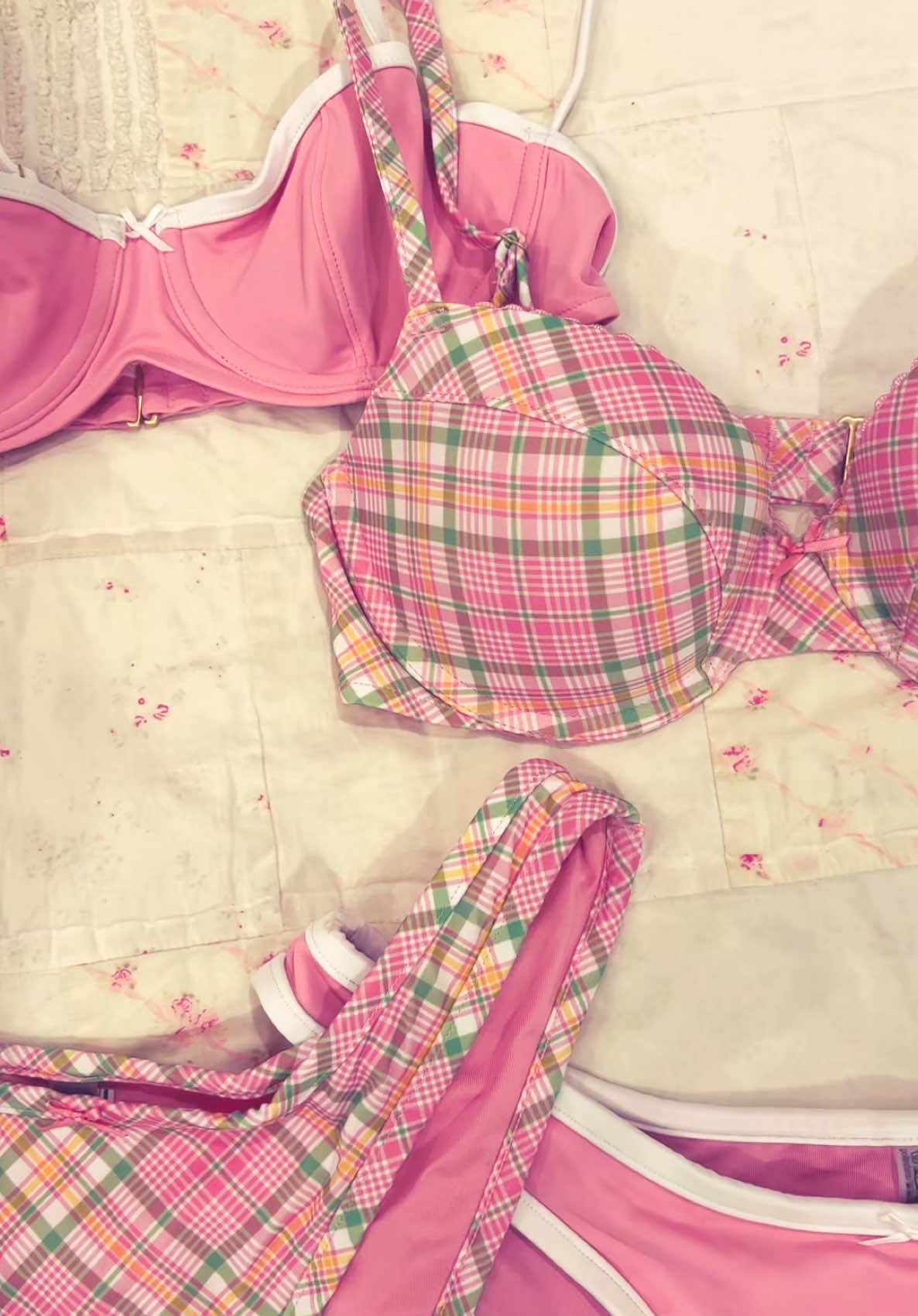 Pink x Frankie’s bikini collab is so dreamy and are having such good sales rn @Victoria’s Secret @VSPINK @frankiesbikinis #bikini #Summer #2016aesthetic #bikinihaul 
